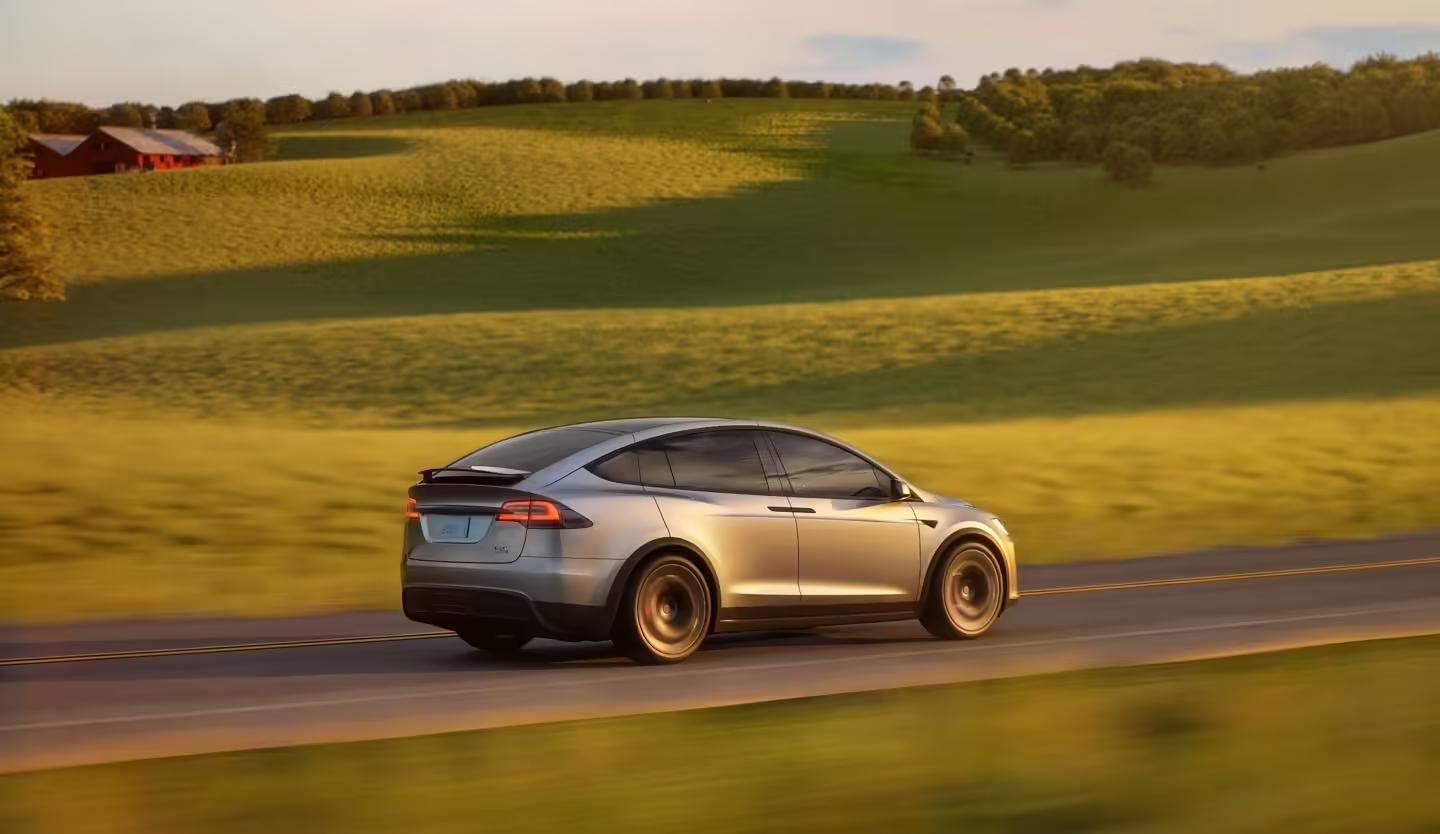 天津两车相撞致10死_大客车跟半挂车相撞_