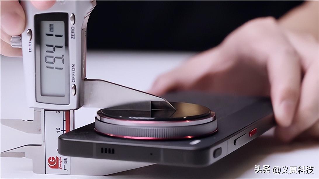 vivo X300u值得等吗？OPPO Find X9u呢，OV神仙打架之超大杯影像解析__vivo X300u值得等吗？OPPO Find X9u呢，OV神仙打架之超大杯影像解析