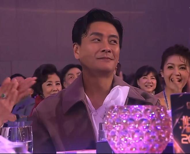 英国女王颁奖_tvb视帝罗加良颁奖视频_