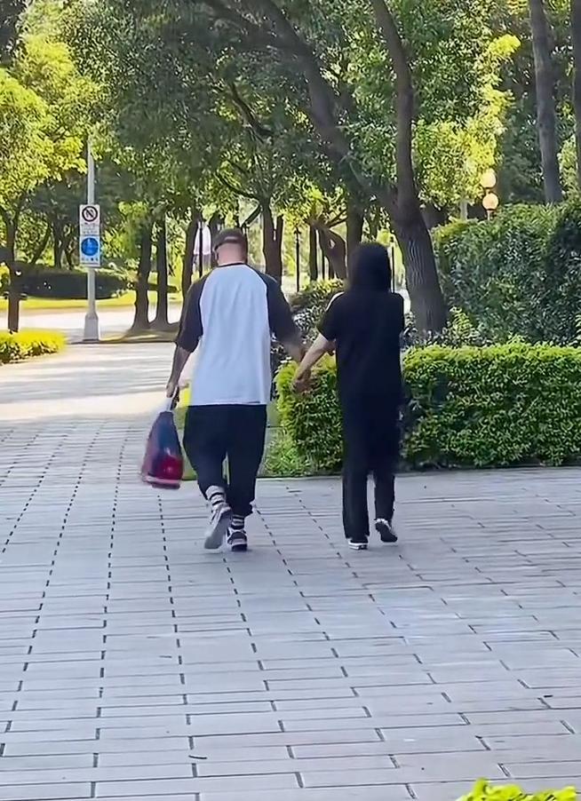 烟花惹草是什么意思__烟花虐心吗