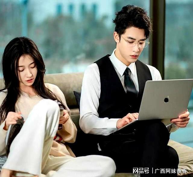 短剧“大男主”崛起,柯淳40亿播放量领跑,“叔系魅力”有多香?_短剧“大男主”崛起,柯淳40亿播放量领跑,“叔系魅力”有多香?_