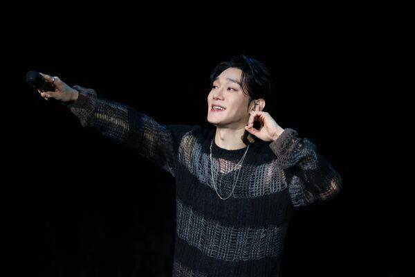 福利天花板！EXO CHEN来台「1对1自拍」逾千人　冲下台合唱歌迷_福利天花板！EXO CHEN来台「1对1自拍」逾千人　冲下台合唱歌迷_