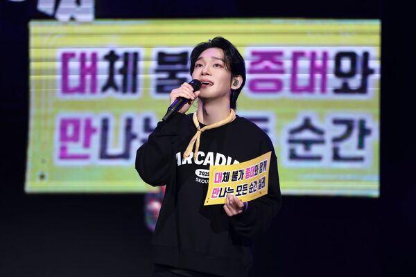 福利天花板！EXO CHEN来台「1对1自拍」逾千人　冲下台合唱歌迷__福利天花板！EXO CHEN来台「1对1自拍」逾千人　冲下台合唱歌迷