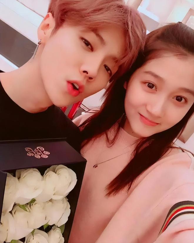 _鹿晗搂着关晓彤的腰_鹿晗关晓彤啊