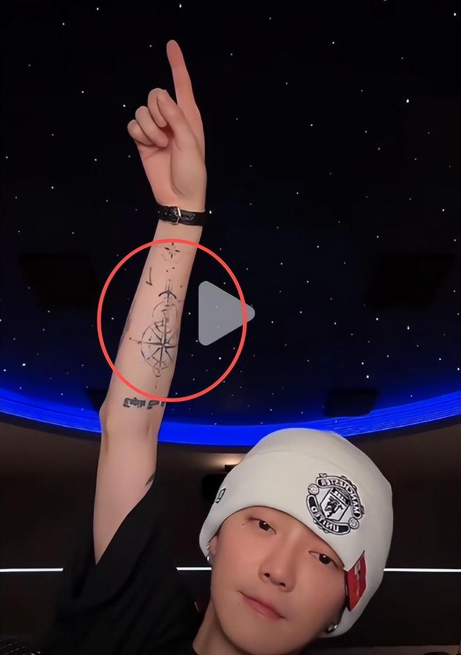 鹿晗搂着关晓彤的腰__鹿晗关晓彤啊