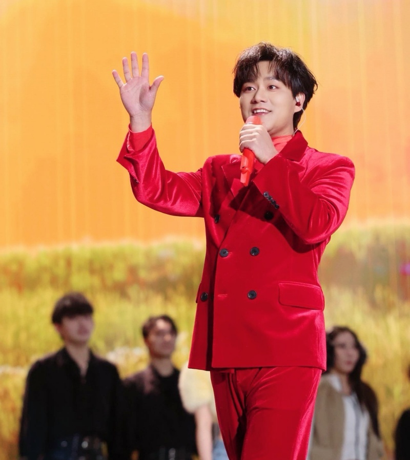 用拥抱开启新年!洛琦零点压轴演唱《相拥在一起》成浙江卫视跨年最暖时刻__用拥抱开启新年!洛琦零点压轴演唱《相拥在一起》成浙江卫视跨年最暖时刻