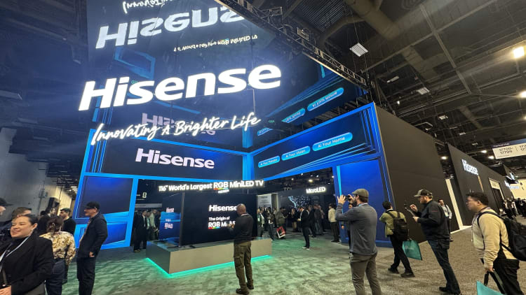 海信则是在开展前日抢先发布全新一代RGB-Mini LED技术。 廖家宜摄